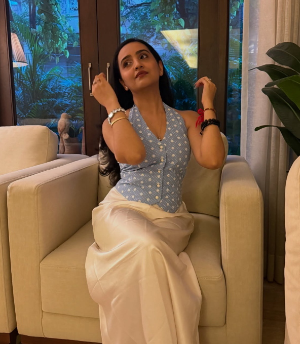 Blue Skies & Linen Top